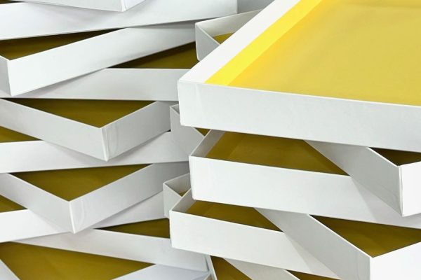 картонні коробки та упаковка